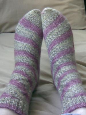 Skew socks- v1
<p>This is the top view of the sock, named Skew. This pattern was in&nbsp;Knitty Winter 2009.</p>
Keywords: knit