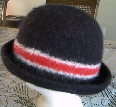 Experiment hats
Black, red and off white in 