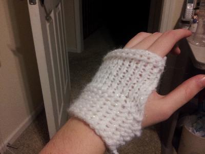 White Sparkly Fingerless Gloves
Keywords: knitted