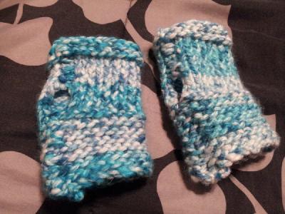 Seven Seas Fingerless Gloves
Keywords: gloves