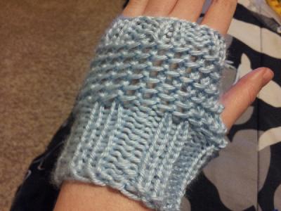 Knitted and Purled Ice Blue Glove
Keywords: knit