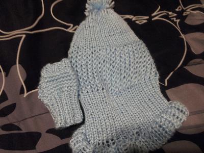 Ice Blue Hat and Glove Set
Keywords: hat