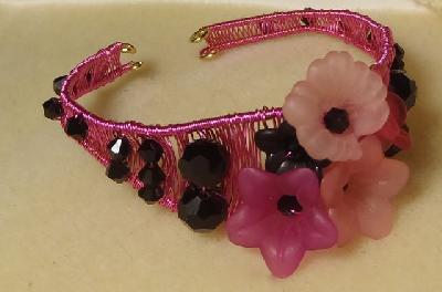 Wire Flower Bracelet
Keywords: bracelet