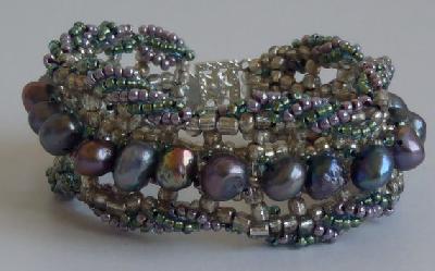 Loops and Pearls Bracelet
