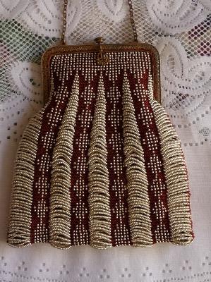 Beaded knit purse
Keywords: beads