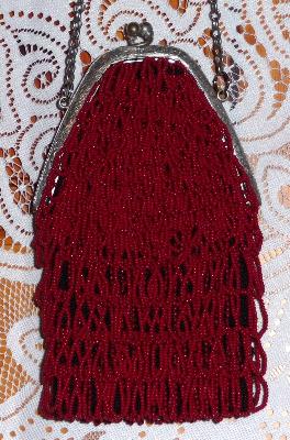 Flapper style beaded knit purse
Keywords: beads