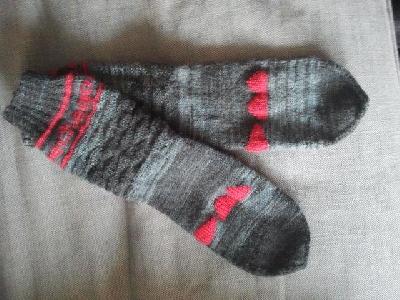 10433199_10202129862277901_1108308320401592584_n
<p>I stitched the logo of the new album onto the instep of the sock</p>
